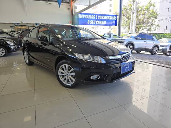 HONDA CIVIC 1.8 LXS 16V FLEX 4P AUTOMÁTICO HONDA CIVIC 1.8 LXS 16V FLEX 4P AUTOMÁTICO